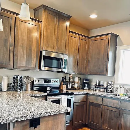 Cheerful New 2 Bedroom Home In Cul De Sac Netflix Medford Esterno foto