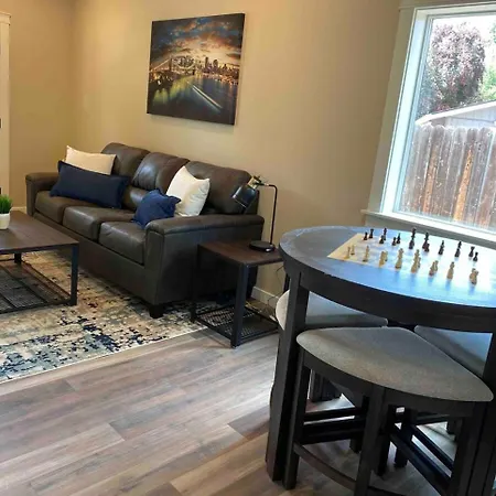 Cheerful New 2 Bedroom Home In Cul De Sac Netflix Medford Esterno foto