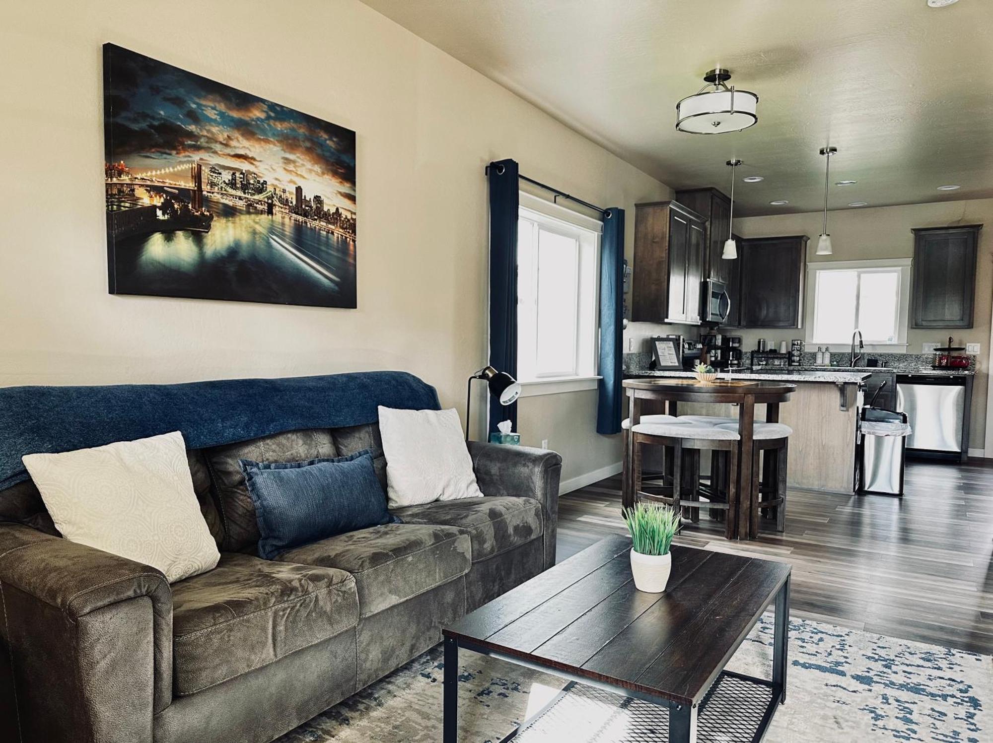 Cheerful New 2 Bedroom In Cul De Sac Netflix Medford