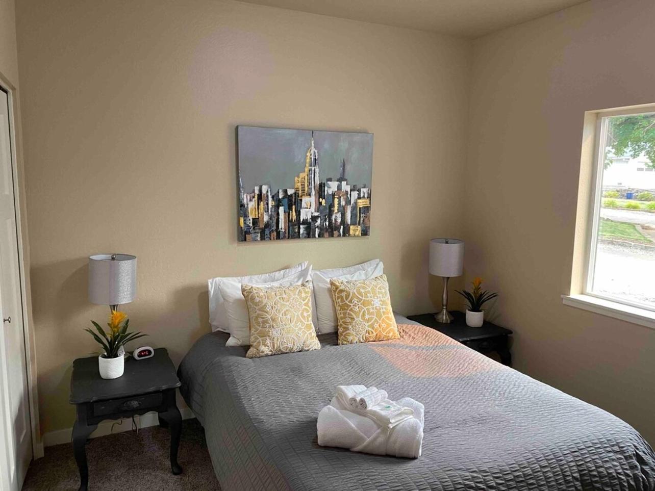Cheerful New 2 Bedroom In Cul De Sac Netflix * Medford